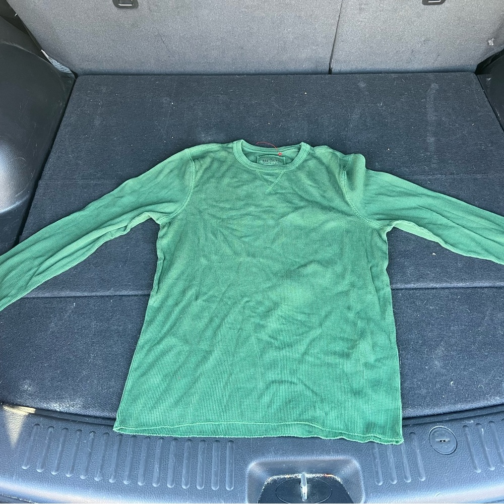 Size L green thermal shirt